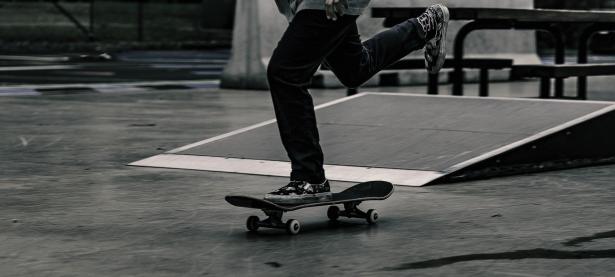 梅西重返赛场，重要助攻首场状态出色，TES观众沸腾！赛场气氛高涨